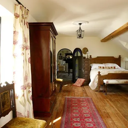 Marsh Mere Bed & Breakfast 4*