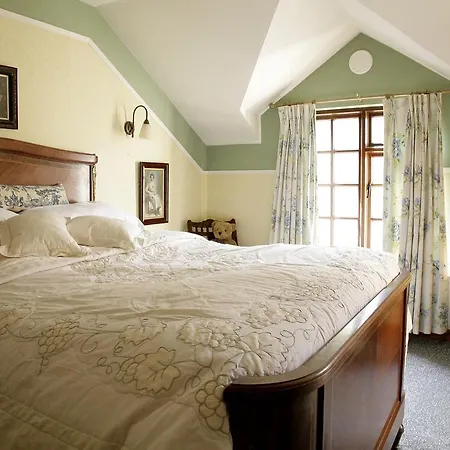 ベッド・アンド・ブレックファスト Marsh Mere 4*