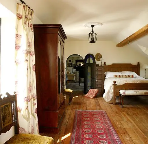 Marsh Mere Bed & Breakfast 4*